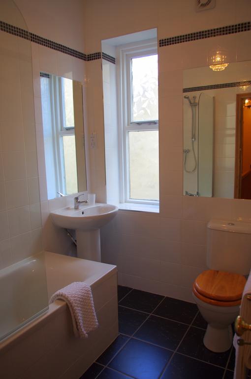 Crown House Suites Halifax Pokoj fotografie